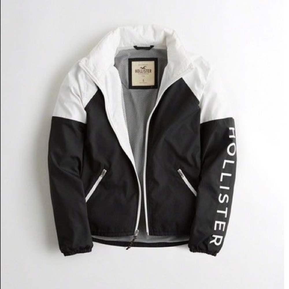 Hollister black and white windbreaker🖤